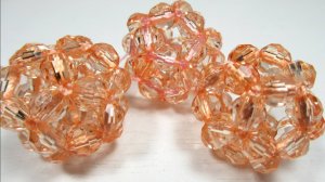 Как сплести шар из бусин