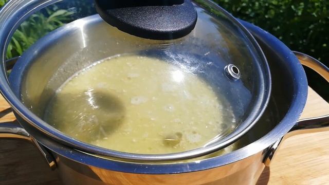 Гороховое пюре за 7 минут с сухофруктами.