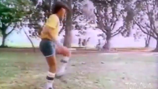 Coca Cola Coke Adds Life Soccer Kid 1970s Classic TV Ad Commercial Young Marodona смотреть онлайн