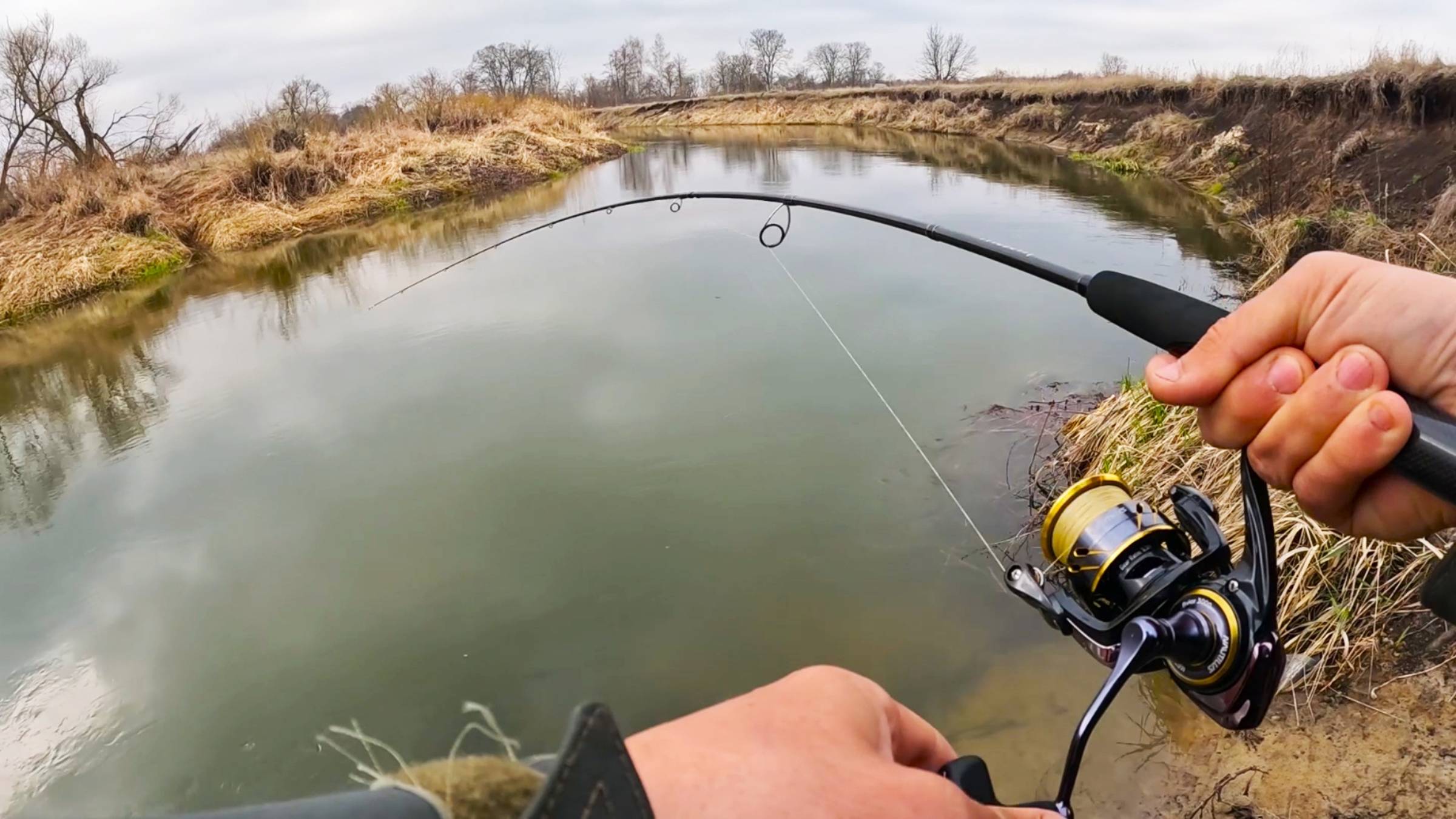 ВОТ ЭТО РЫБАЛКА ВЫШЛА! ПОПАЛ НА ЩУЧЬЕ МЕСТО. Спиннинг с берега в 2025 смотреть онлайн