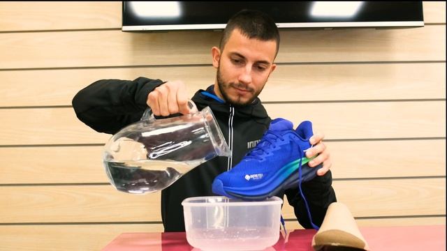 Testujeme: Jak moc nepromokavá je HOKA Clifton 9 GTX? ☔ #gtx #hoka смотреть онлайн