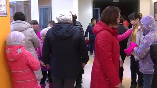 Дети тундровиков после долгой разлуки с родителями доставлены в родные чумы смотреть онлайн