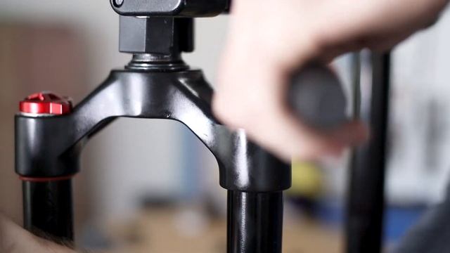 I took apart my cheap mountain bike forks **THEY'RE NOT SAFE** смотреть онлайн