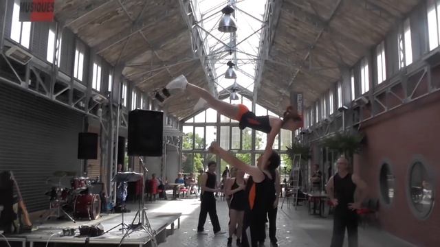 Galas de rock acrobatique par le VRC смотреть онлайн