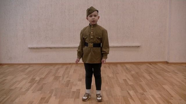 Роберт Рождественский "О маленьком человеке" - читает Миша Рыков смотреть онлайн