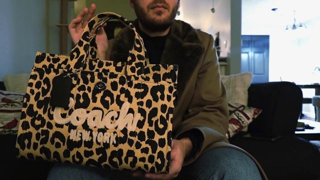 Dior Book Tote and Marc Jacobs The Tote Bag... Move over a new sheriff is in town 🤠 смотреть онлайн