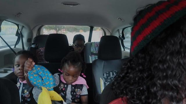 Starbucks Cake Pop For The First Time With The Kids