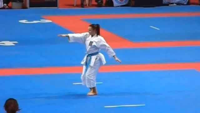 Karate Girl Aimee Sell - 40th Jnr Europeans 2013 Female Junior Final - UNSHU Kata