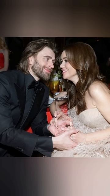 Я ПОЛЯ ВЛЮБЛЕННЫМ ПОСТЕЛЮ- ПЕТР ЧЕРНЫШЕВ И АНАСТАСИЯ ЗАВОРОТНЮК смотреть онлайн