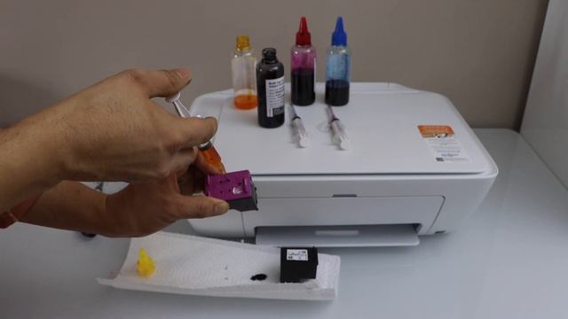 HP DeskJet 2700 Ink Refill - How To Refill Black & Colour Ink Cartridges For printing ! смотреть онлайн