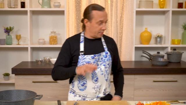 Тыквенное карри с запеченными куриными голенями от Василия Емельяненко смотреть онлайн