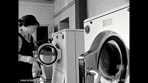 1974 год. Тюмень. Прачечная самообслуживания на улице Мельникайте.