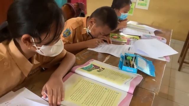 PEMBELAJARAN BERDIFERENSIASI DAN PEMBELAJARAN DIGITAL SD N 2 SAMSAM смотреть онлайн