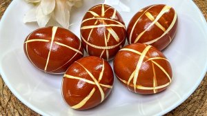 Как КРАСИВО и ОРИГИНАЛЬНО покрасить ЯЙЦА на ПАСХУ В луковой шелухе без красителей!