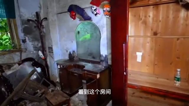 探索废弃化工厂，阴暗角落里惊现脸谱面具！#探索发现 #废弃建筑 #旅拍 #探险 #城市探险 смотреть онлайн