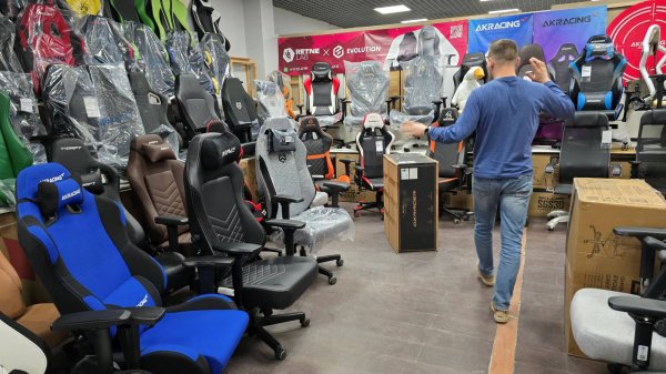 DXRacer MASTER XL Red (2024) Microfiber Leather Перфорация