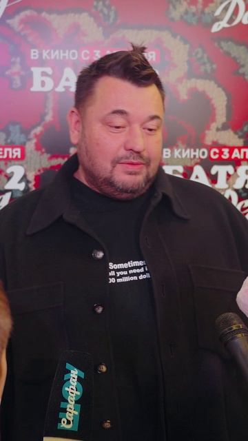 СЕРГЕЙ ЖУКОВ ЛОВИЛ КУРИЦУ 😂 #смешныеистории #эксклюзив #тренды #шоу #новоекино #фильм #премьера смотреть онлайн