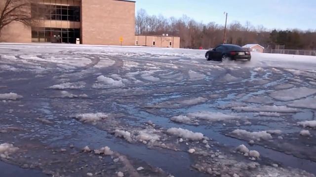 Mustang GT in melting snow смотреть онлайн