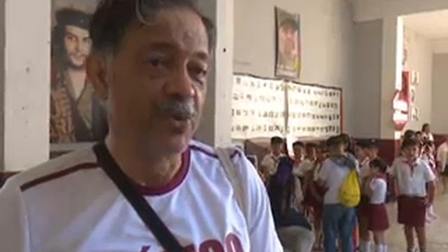 Visitó escuela de Cienfuegos Brigada de Solidaridad con Cuba смотреть онлайн