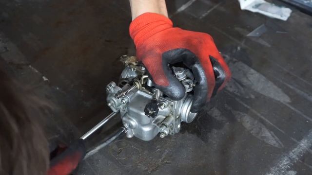 Saving a 1983 Honda Motorcycle смотреть онлайн