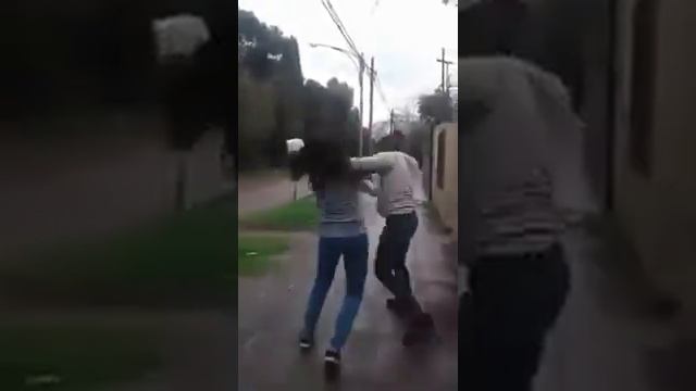 TURRAS FUERA DEL BARRIO VIVIENDO EN LA CIUDAD PELEAN EN LA CALLE /PELEA POR FACEBOOK /ATR GATO смотреть онлайн