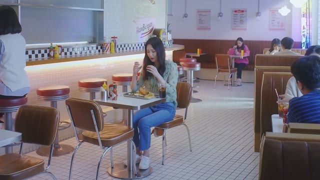 イニスフリー公式(innisfree) 「Green Tea Seed Serum/The hamburger challenge」 смотреть онлайн
