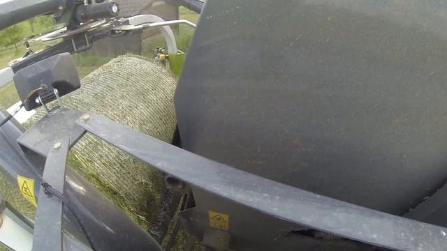 Claas Arion 640 & Claas Rollant 455 Uniwrap