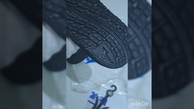 Mizuno Pro 
шлепки ( тапочки )