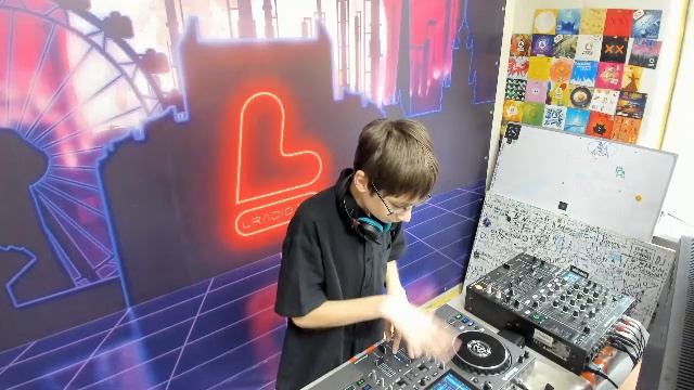 Живые игры 11.03.25 смотреть онлайн