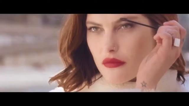 REKLAMA PRODUKTU Z KOŃMI - Kampania LOréal Paris смотреть онлайн