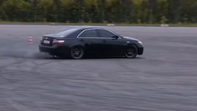 UncleFlexxx, Kashin - Camry 3.5 (Kashin Remix) смотреть онлайн