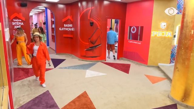 Banorët realizojnë set fotografik nga Enzo Attini! Fotoja me më shumë pëlqime shpallet fituese- BBV смотреть онлайн