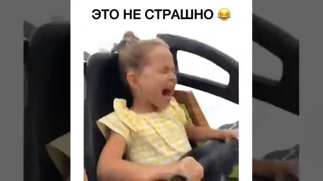 Маленькая девочка на аттракционах ! Смех!Угар! смотреть онлайн
