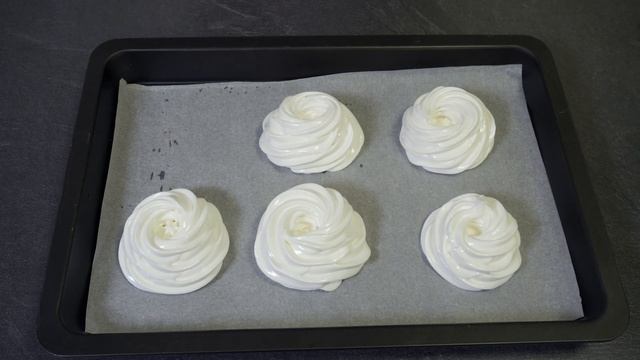 This Pavlova Dessert Will Change The Way You Look At Meringue Forever! смотреть онлайн