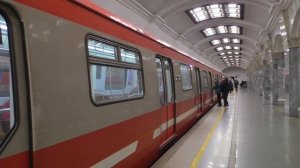 Электропоезд 81-722/723/724.1 "Юбилейный" №107 на станции метро Кировский Завод