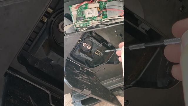 Не пытайтесь достать заклинивший заварочный блок