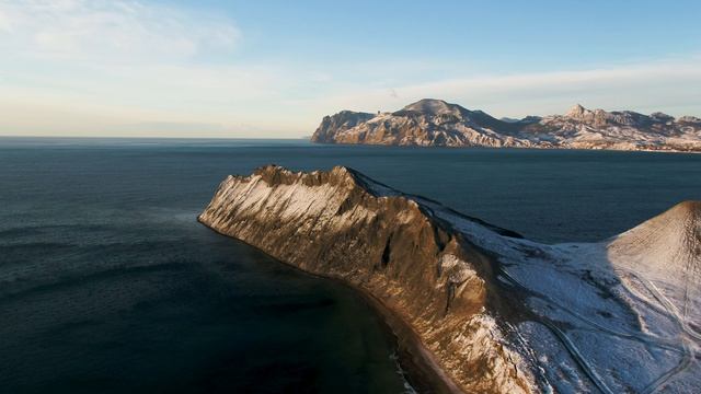 0_Mountain_Cliff_3840x2160 смотреть онлайн