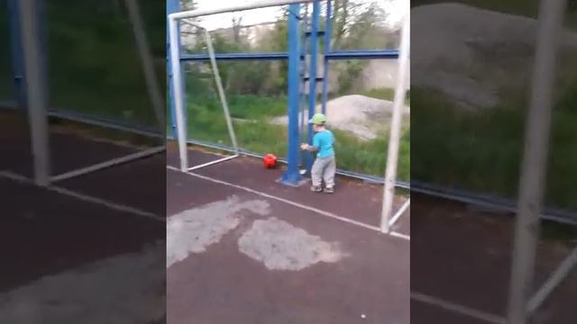 Копия видео Маленький футболист смотреть онлайн