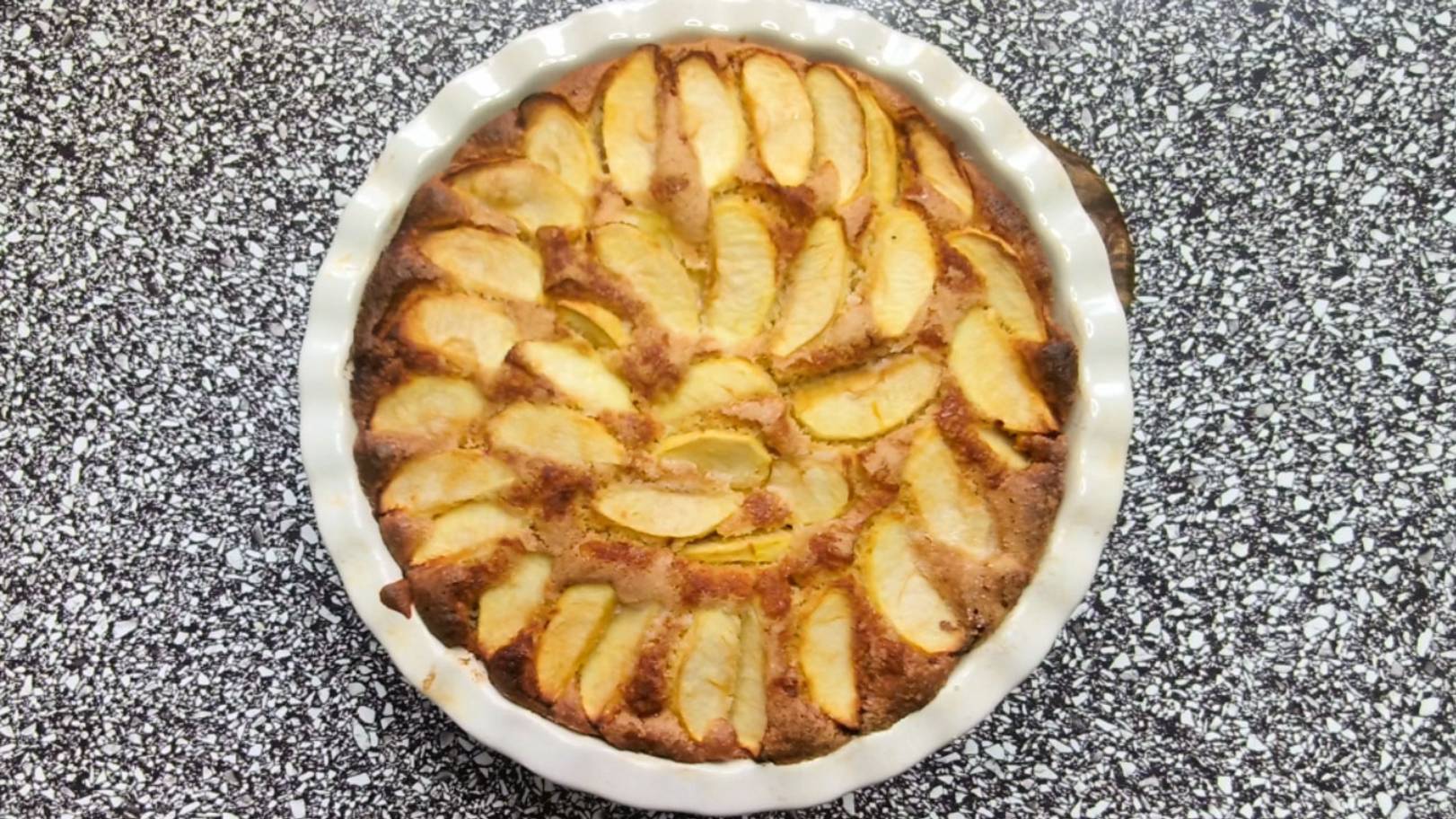 Воздушная шарлотка без глютена