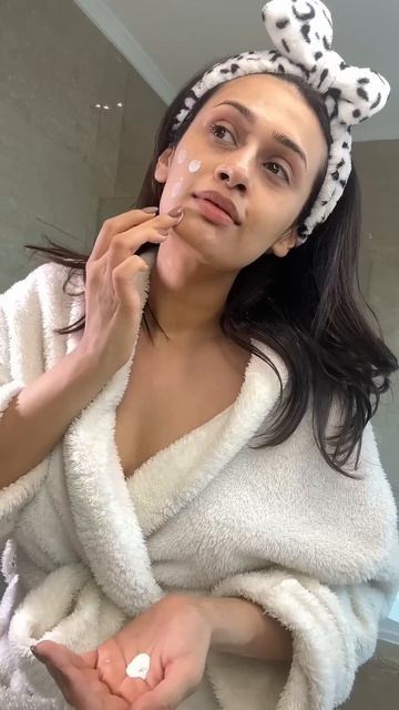 Morning & Night Skincare Routine for Oily Skin & Combination Skin | With Products Under Rs.600 смотреть онлайн