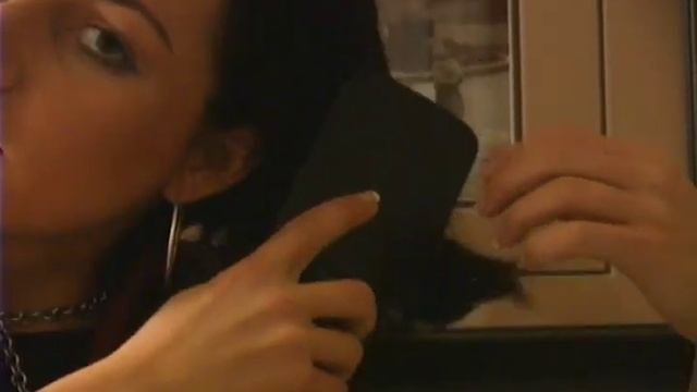 Home Hair Treatments : How to Brush Your Hair смотреть онлайн