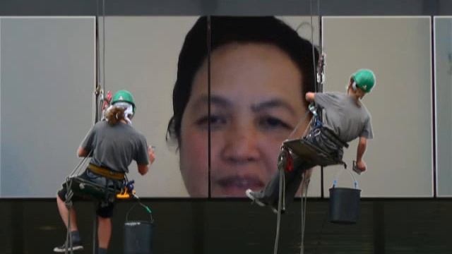 Doing a Video While Dying My Hair смотреть онлайн