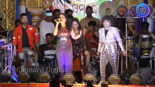 Desi Pila ~ Mantu Chhuria Old Song Performed on Stage смотреть онлайн