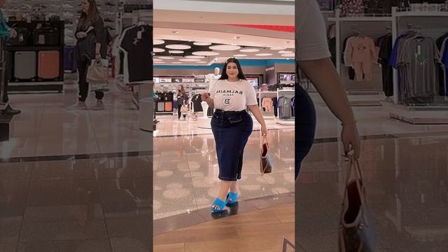 Yuna Bbw - Arab Plus Size Model - Curvy Fashion Star  -Bio, Height , Life Style
