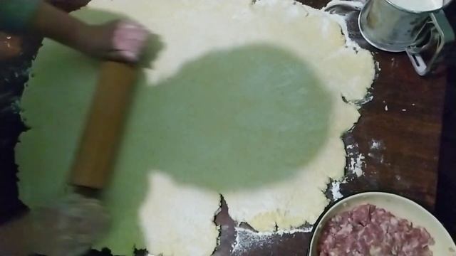 Книдлі з м'ясом і грибною підливкою