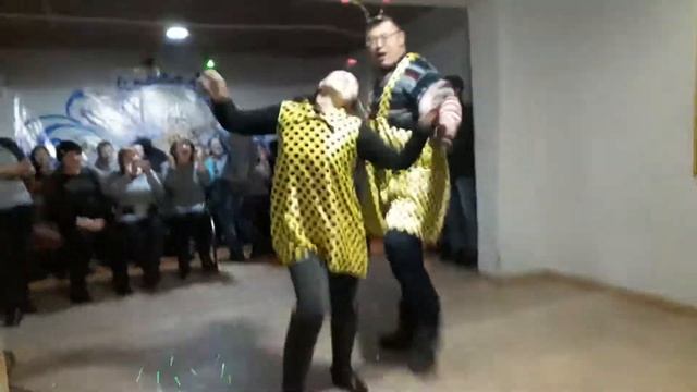 танец ))Я пчела Я пчеловод)) смотреть онлайн