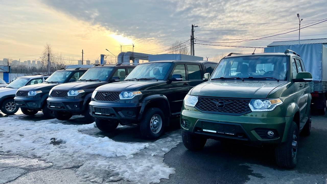 Сколько стоят новые УАЗ Патриот, Буханка и Профи в автосалоне смотреть онлайн