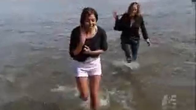 Сенсацыя Человек ходит над водой !! смотреть онлайн