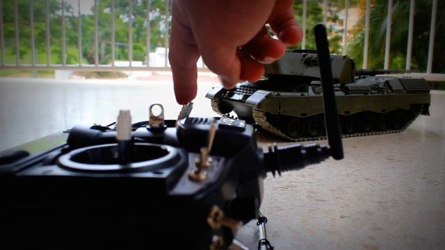 Tamiya Leopard 1A4 Benedini TBS Mini Clark TK20E Turnigy 9x Visaton FRS8 and 7 Test 1 смотреть онлайн