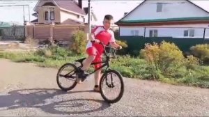 Учимся делать трюк:Вилли на BMX! #трюки #супер  #каскадёр